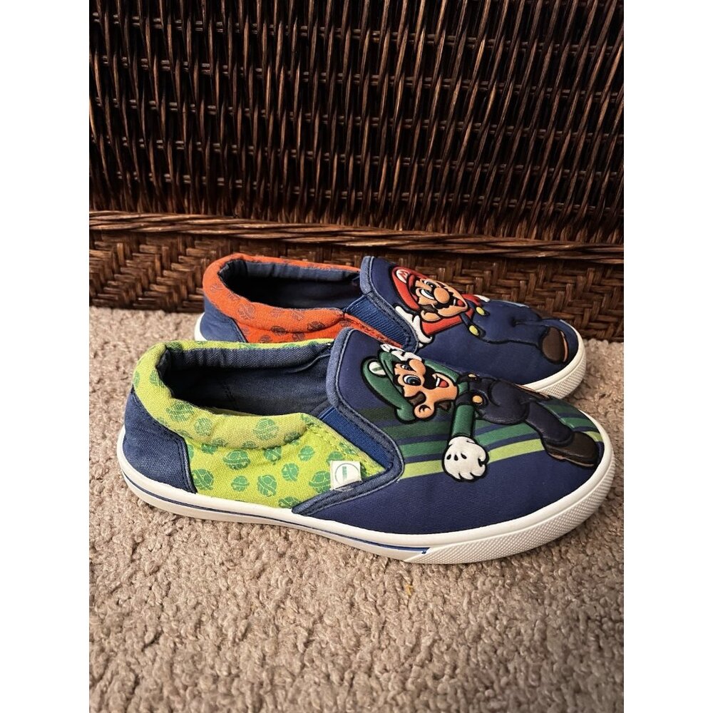 Super Mario Brothers Slip On Sneakers Kids Size  2 Mario Luigi Nintendo Shoe